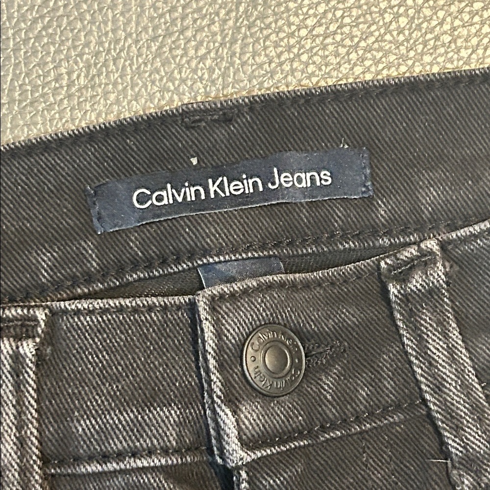 Calvin Klein High Rise Skinny Womens Black Jeans, size 28 - Picture 2 of 8